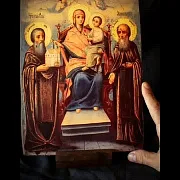 На память: Икона Богоматери "Домостроительница" +подставка — фотография 1