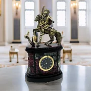 Ручная работа: Каминные часы из эвдиалита и долерита с Георгием Победоносцем — фотография 1