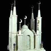 Подарочные часы «Мечеть» из мрамора в кожаном чемодане — фотография 3