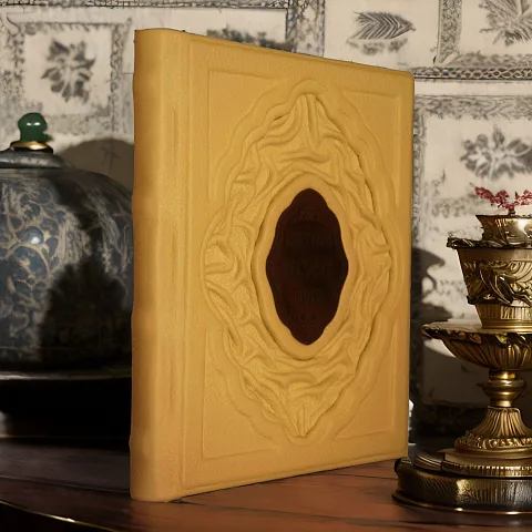 Светлый праздник пасхи — книга в кожаном переплёте в подарок