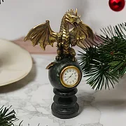 На память: Часы с драконом на шаре — фотография 1