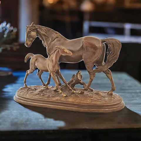 Композиция «Лошадь и жеребенок» из бронзы — необычный подарок