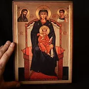 На память: Икона "Богоматерь на престоле" — фотография 1