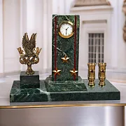 На память: Часы «Погон» с гербом ОКС МВД и подставками — фотография 1