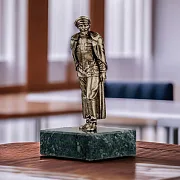 В подарок: Статуэтка «Ф.Э. Дзержинский» из бронзы — фотография 1